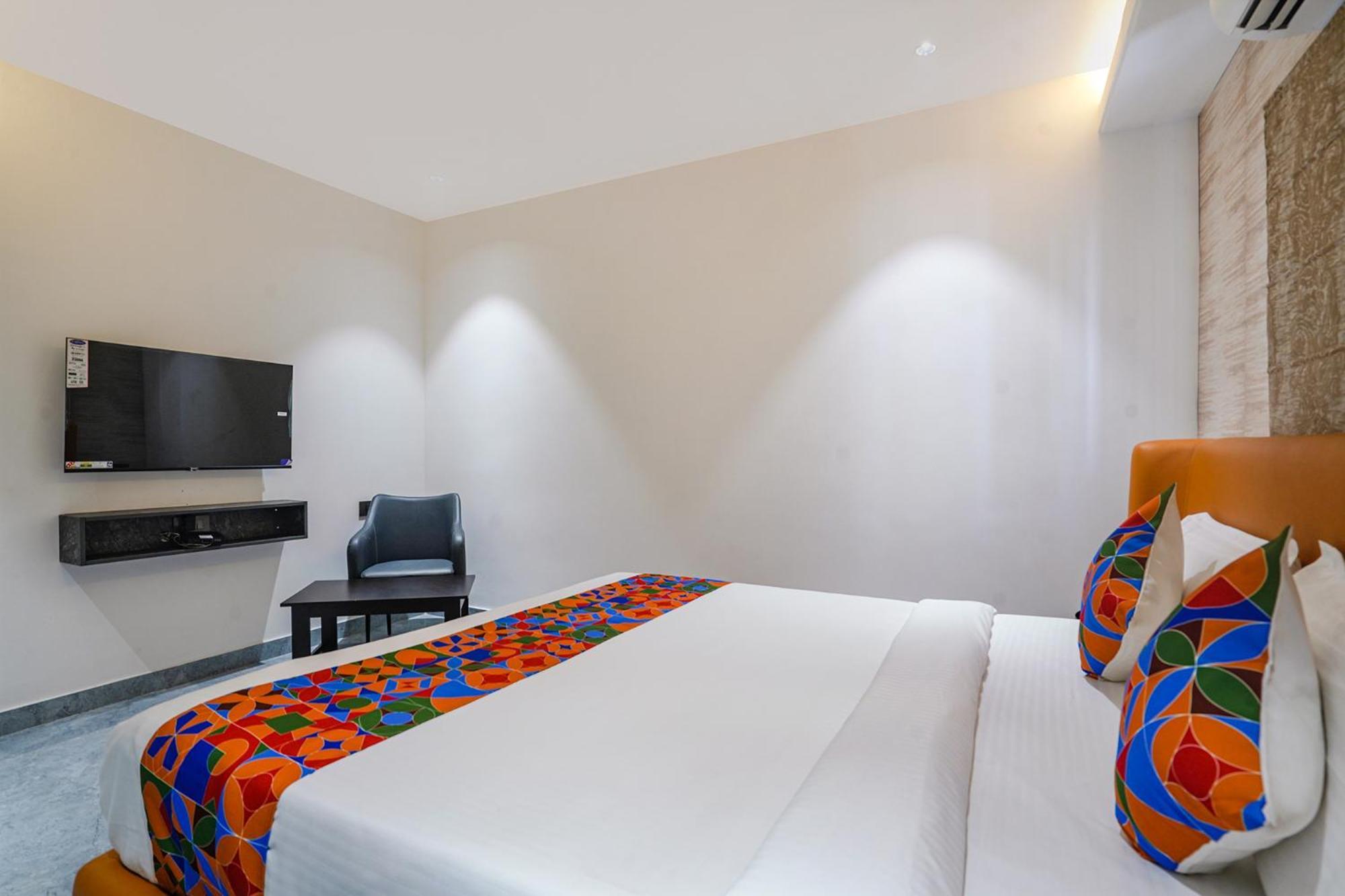 Fabhotel Prime Cloud 5 Studios Hajdarábád Exteriér fotografie
